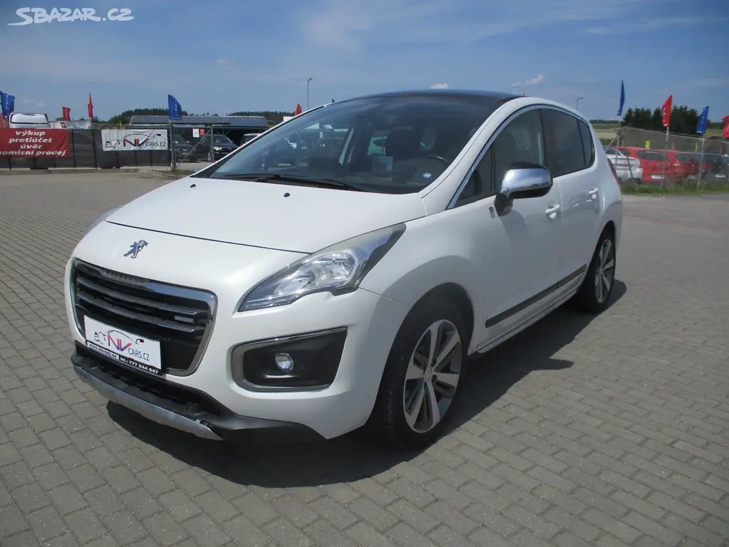 PEUGEOT 3008 Hybrid 4x4 Allure Pano Navi LED 2015